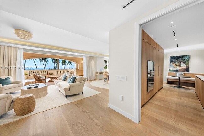 Building Photo - 7916 Fisher Island Dr