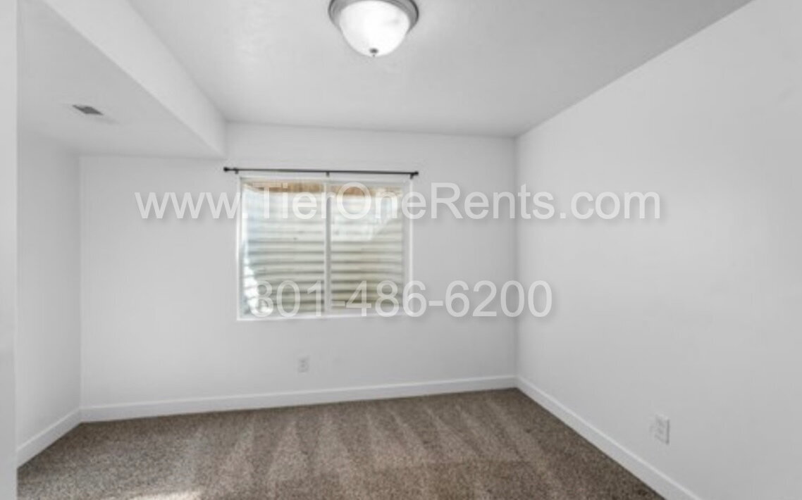 Building Photo - **HALF OFF First Months Rent**