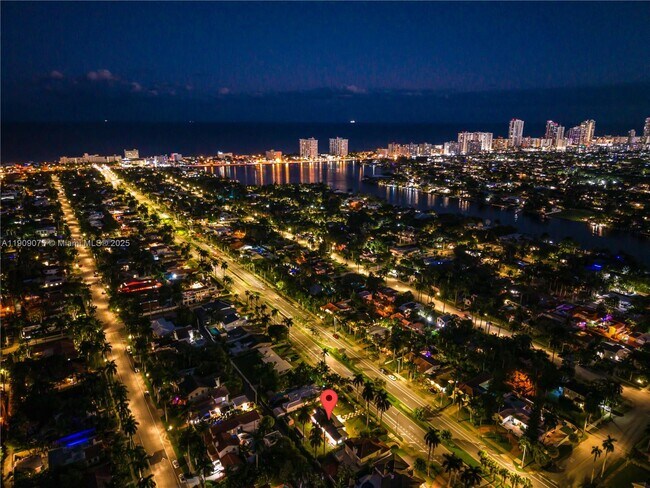 Building Photo - 1141 Hollywood Blvd