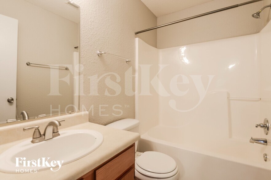 Building Photo - 10247 Hornton St