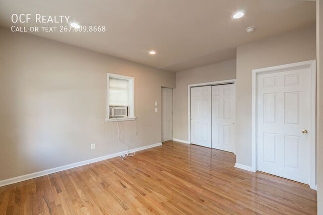 Building Photo - 2100 St Albans St