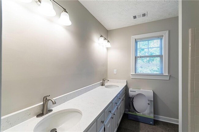 Building Photo - 3165 Henderson Walk