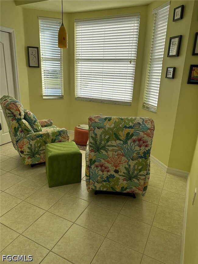 Building Photo - 10361 Butterfly Palm Dr