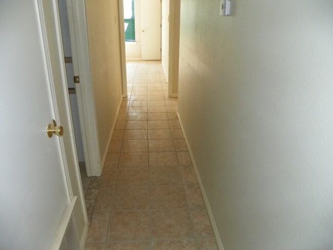 Building Photo - 509.511 Texas Ave