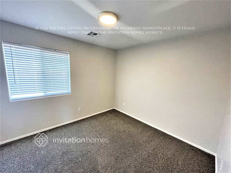 Building Photo - 1757 S Voyager Dr