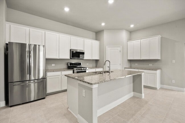 Building Photo - 7621 Sunset Blvd