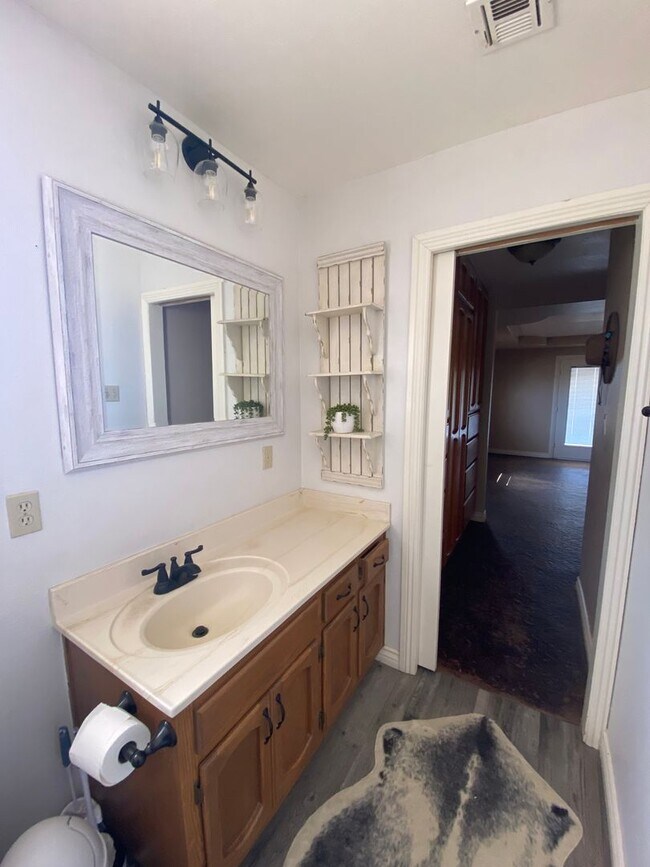 Building Photo - BEAUTIFUL 4BD/3BA HOME ON 2.53 ACRES!!!