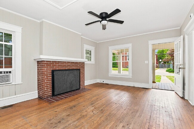 Building Photo - 1602 Walker Ave