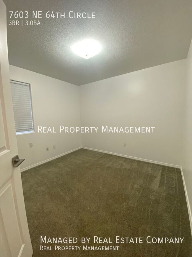 Building Photo - 7603 NE 64th Cir