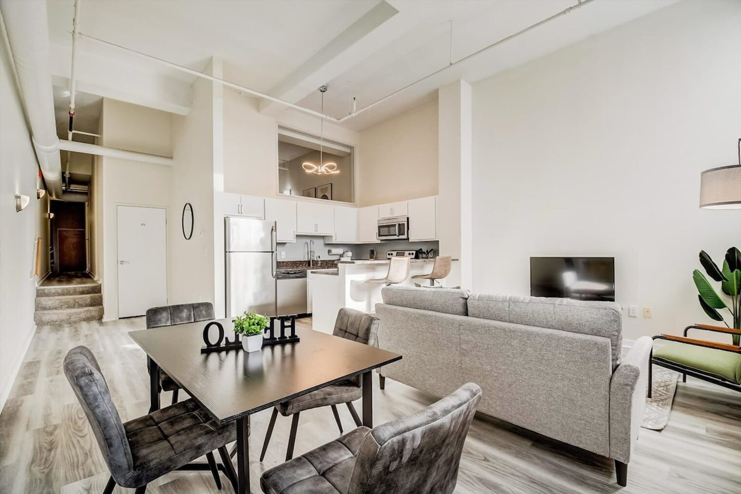 Building Photo - 50 N Illinois St