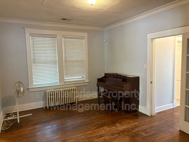 Building Photo - 2371 Parkway Pl