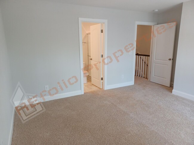 Building Photo - 718 Rosefield Dr