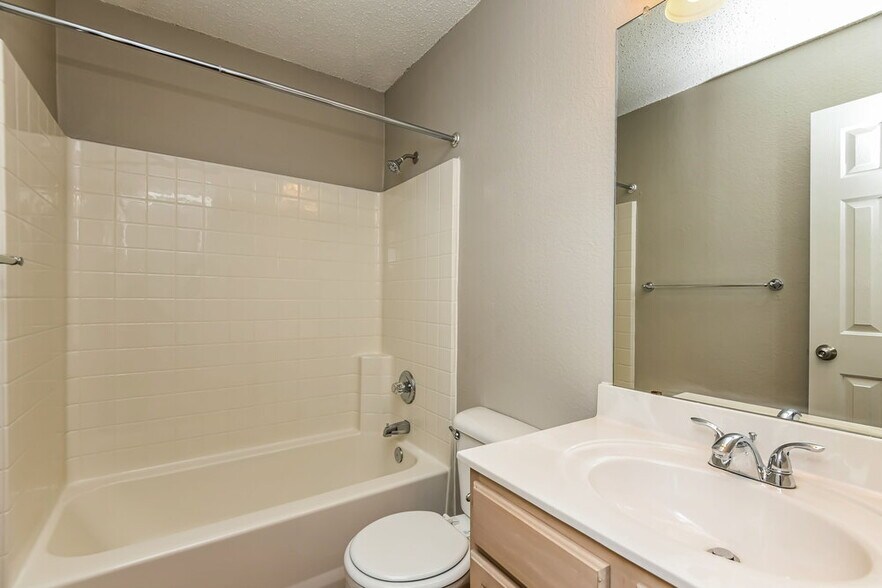 Building Photo - 3340 Chapel Ridge Way