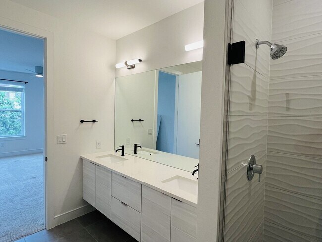 Building Photo - 3BD, 3.5BA West Wash Park Townhome with 2-Car Garage