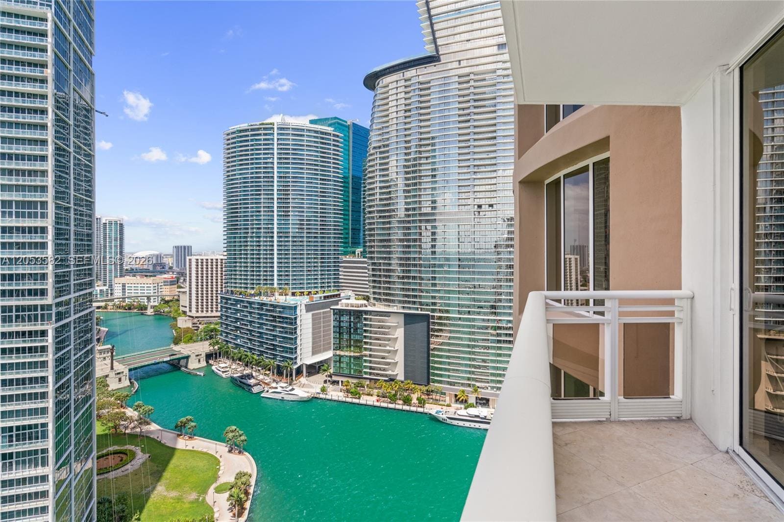 Building Photo - 901 Brickell Key Blvd