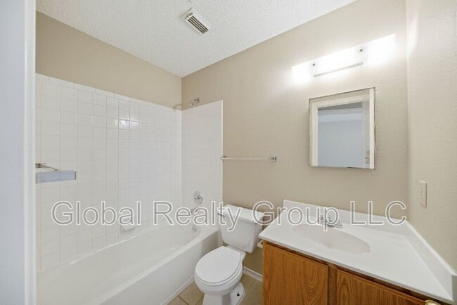 Building Photo - 1117 Stone Hollow