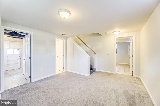 Building Photo - 2414 Key Blvd