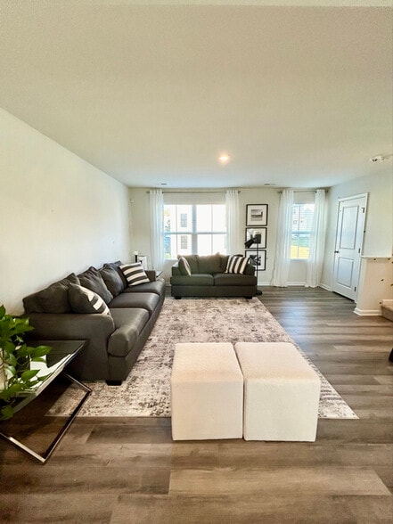 Building Photo - 6137 Cutwater Cir