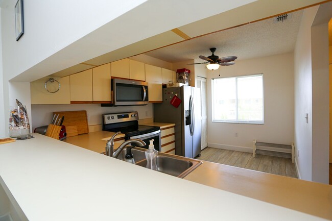 Building Photo - **ANNUAL OR SEASONAL RENTAL**