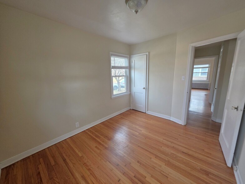 Building Photo - 2056 Bayard Ave