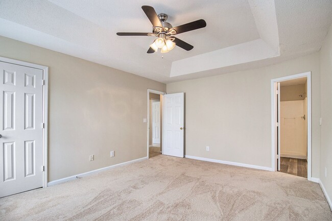 Building Photo - 4 Bedroom 2.5 Bath House
