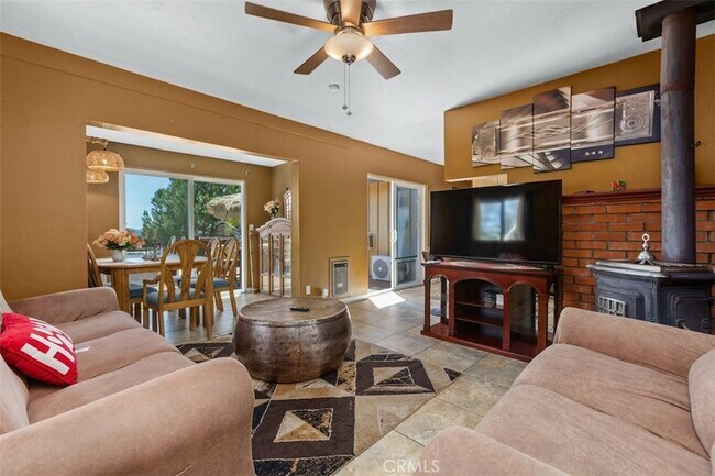 Building Photo - 1716 Cedar St