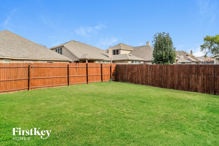 Building Photo - 1617 Bluebird Dr