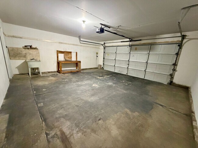 Building Photo - 381 Verbena Ave