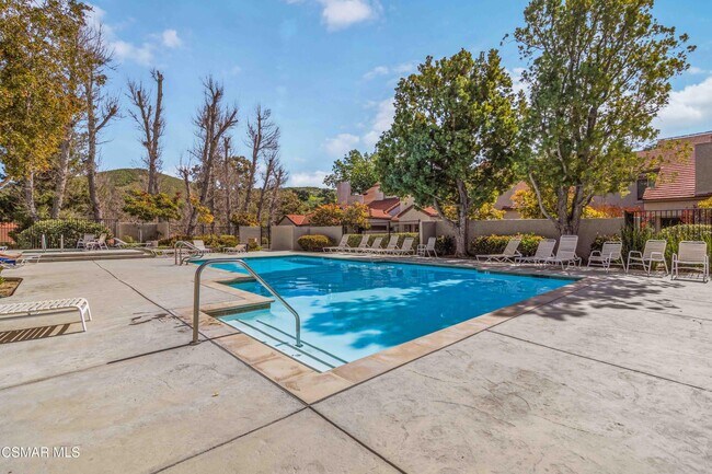 Building Photo - 646 Via Colinas