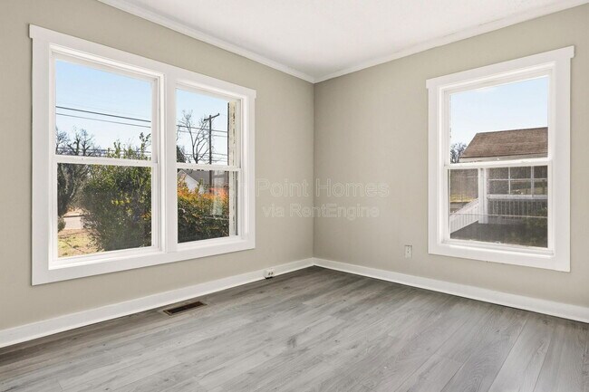 Building Photo - 5225 Central Ave