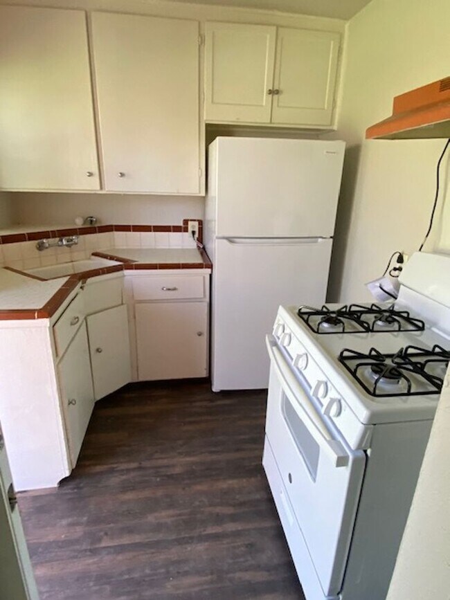 Building Photo - One bedroom duplex by TWU