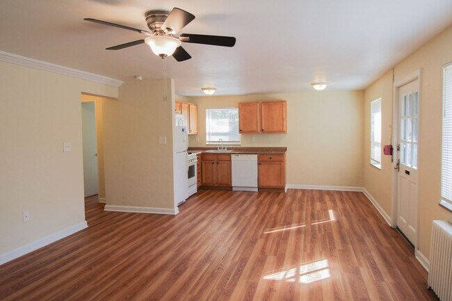 Building Photo - BLA 36 Washington