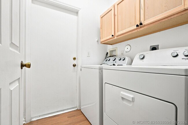 Building Photo - 3717 Pebblebrook Manor