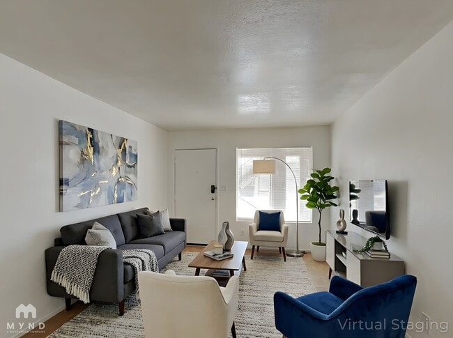 Building Photo - 260 W 8th Ave