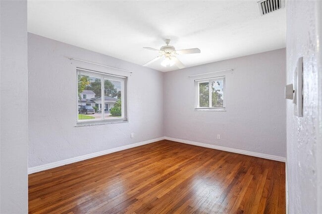 Building Photo - 4320 Yardley Ave N