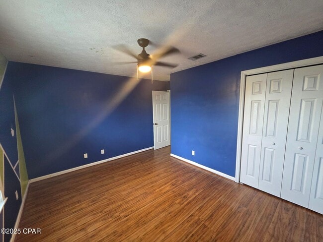 Building Photo - 5209 Hickory St