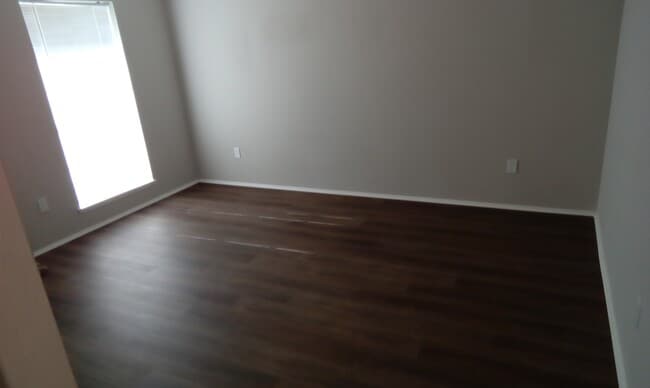 Building Photo - 117 Yorkshire Dr