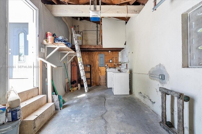 Building Photo - 8826 Emerson Ave