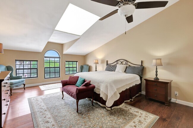 Building Photo - 2299 Treasure Isle Dr