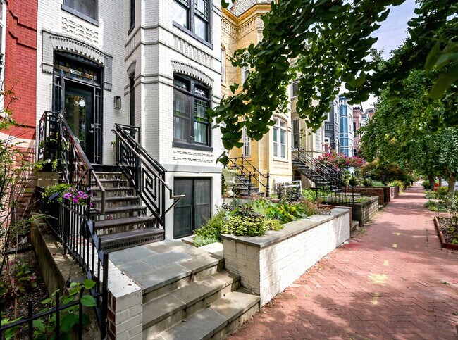 Building Photo - 1518 R St NW