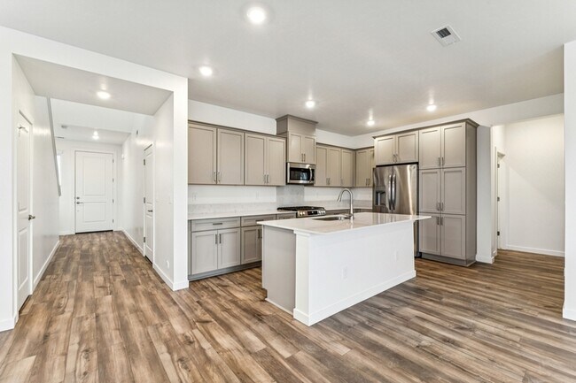 Building Photo - 8276 W Grey Alder Dr