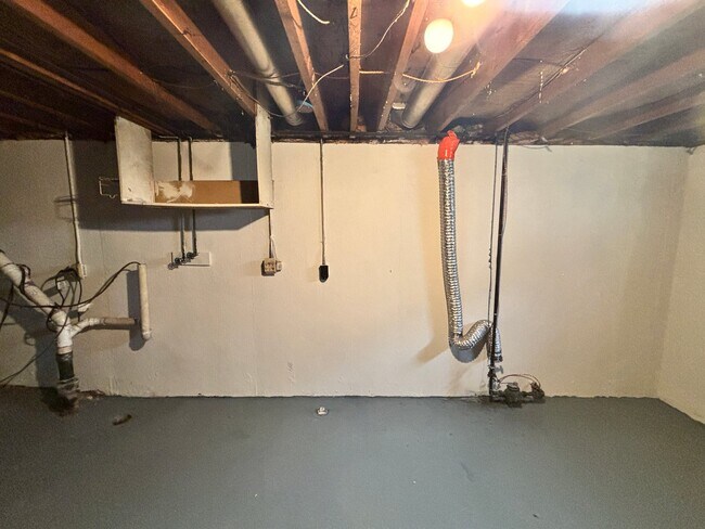 Building Photo - 4727 Lexington Ave