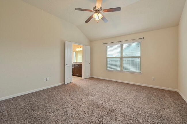 Building Photo - 2133 Dumfries Dr