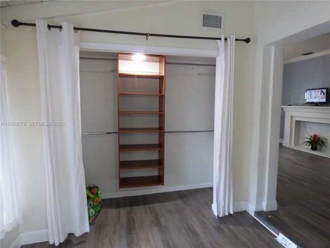 Building Photo - 2148 NE 182nd St