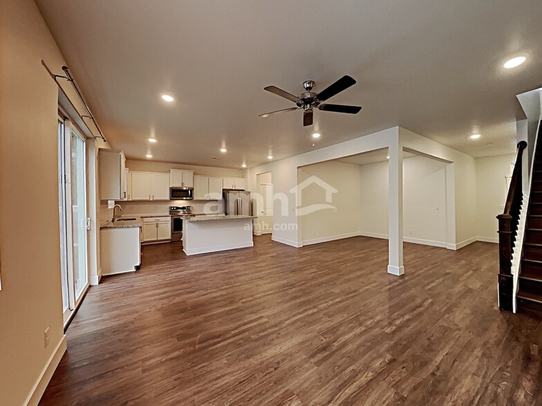 Building Photo - 12401 83rd Ave E