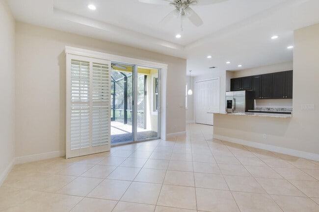 Building Photo - 4644 Cadiz Cir