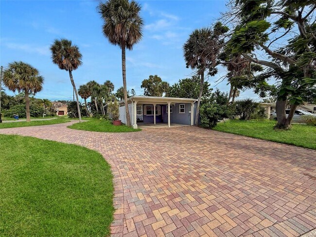 Building Photo - 3903 Belle Vista Dr E