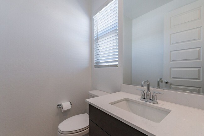Building Photo - 2024 Luxury Townhome | 2-Car Garage, Quartz Kitchen & Resort Pool