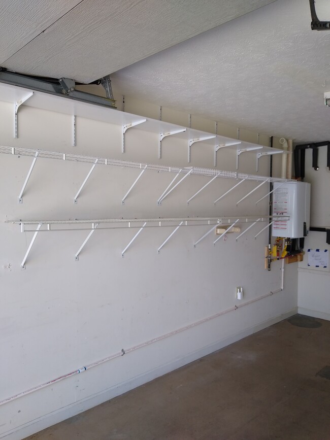 Building Photo - 103 Pinewood Dr