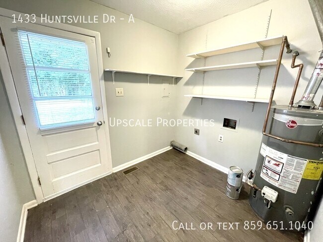 Building Photo - 1433 Huntsville Dr